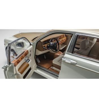 08841EWG Rolls-Royce Phantom EWB (English White/Gold) KYOSHO ORIGINAL 1/18 scale