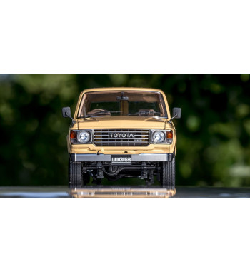08956BE Toyota Land Cruiser 60 (Traditional Beige) KYOSHO ORIGINAL 1/18 scale