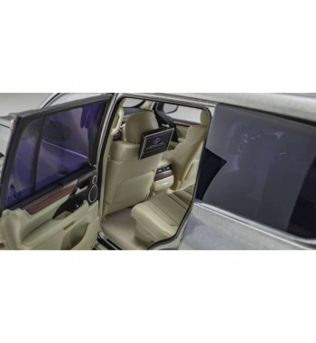 08955T LEXUS LX570 KYOSHO ORIGINAL 1/18 scale (SONIC TITANIUM)