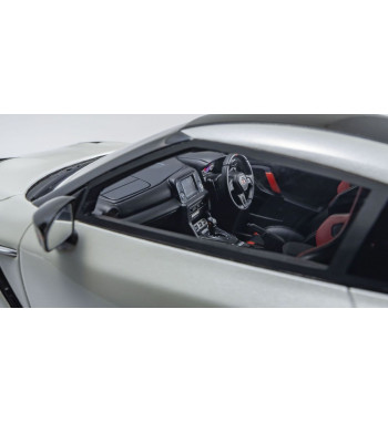 KSR18048W Nissan GT-R NISMO 2020 (White) SAMURAI 1/18 scale