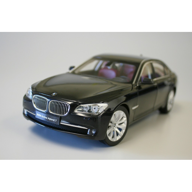 1/18 BMW ActiveHybrid 7 Black Sapphire