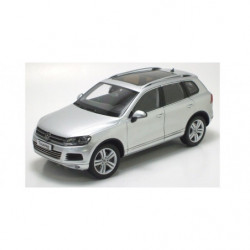 1/18 Volkswagen Touareg 2010 FSI Cool Silver Metallic