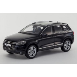 1/18 Volkswagen Touareg 2010 FSI Deep Black Pearl