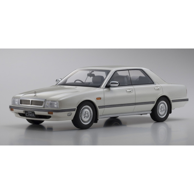 Kyosho SAMURAI 1/18 scale Nissan Cedric Cima White KSR18026W