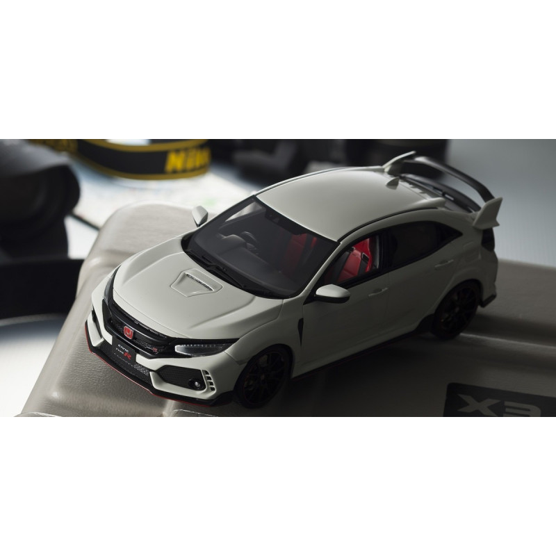 Kyosho SAMURAI 1/18scale Honda Civic Type R (White) KSR18029W