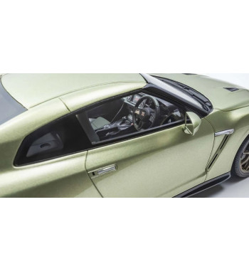 KSR18057MJ Nissan GT-R Premium Edition T-Spec (Millennium Jade) SAMURAI 1/18 scale