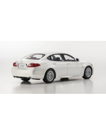 KSR18012W SAMURAI 1/18 Nissan CIMA Hybrid White