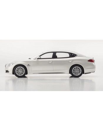 KSR18012W SAMURAI 1/18 Nissan CIMA Hybrid White